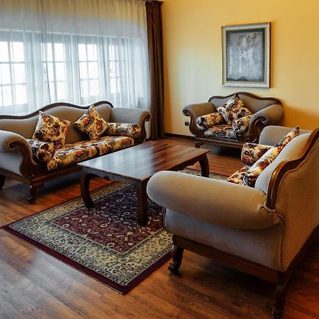Park Hotel Kokshetau Щучинск Экстерьер фото